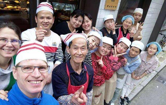 沙开面包店亏损9年却有500个孩子受益尊龙凯时新版APP感动！德国夫妻在长